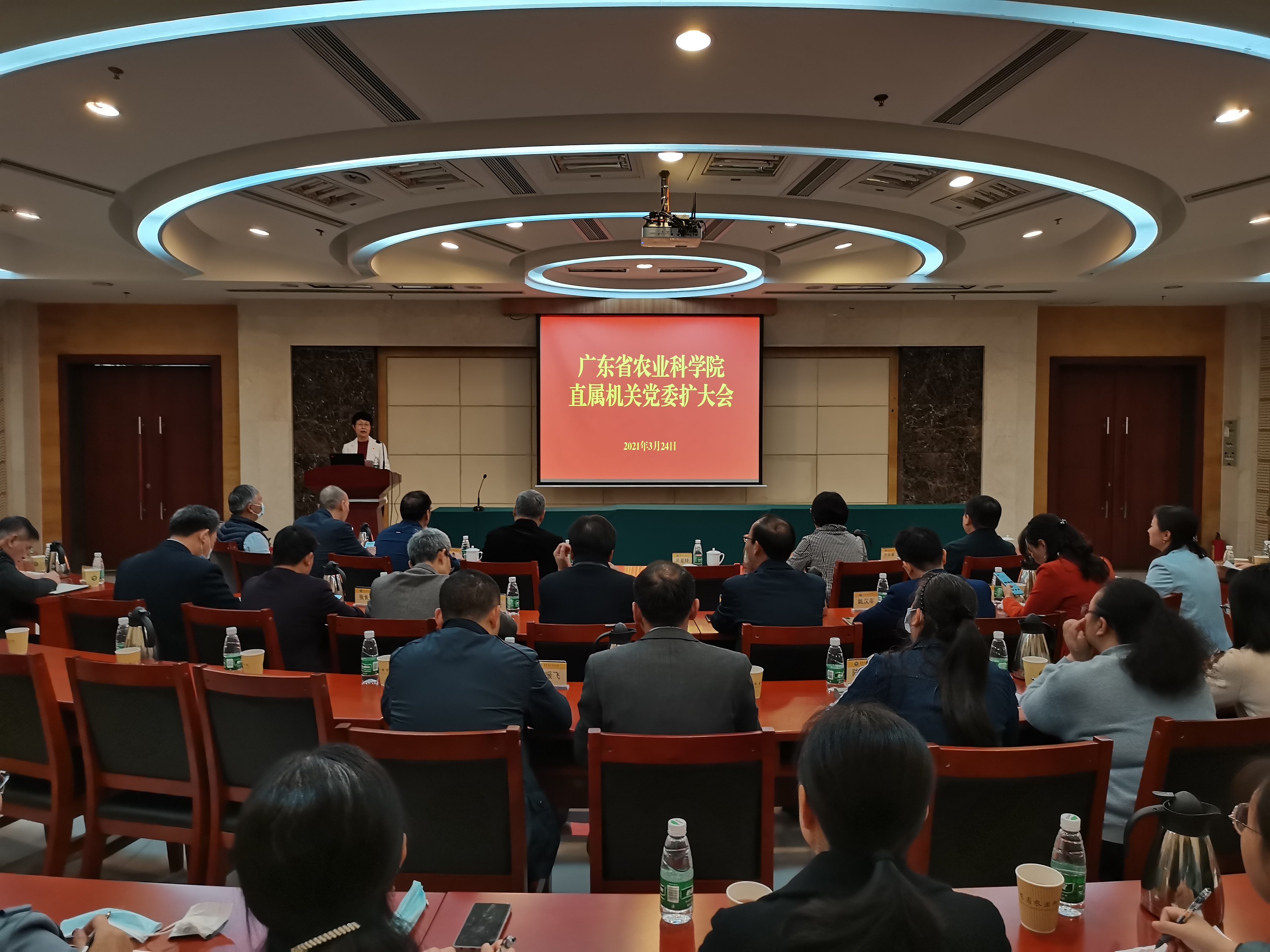 图片说明