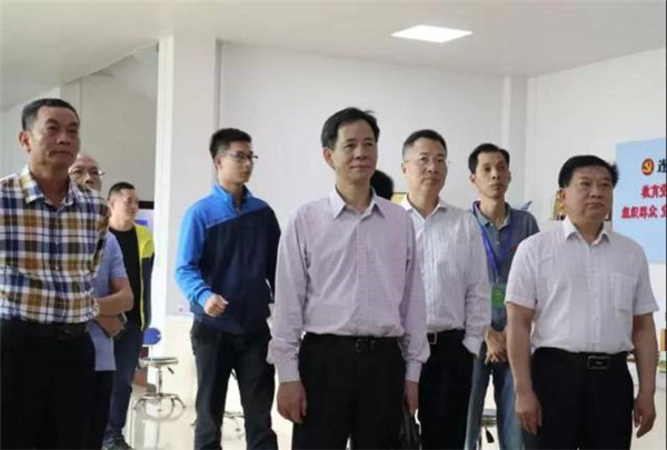 图片说明