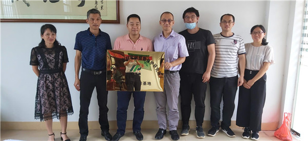 图片说明