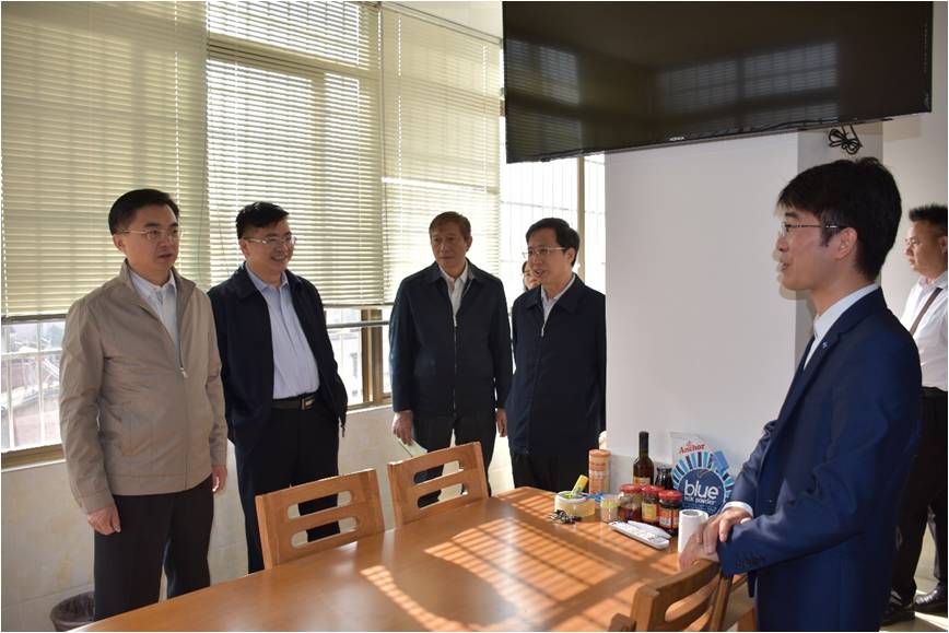 图片说明
