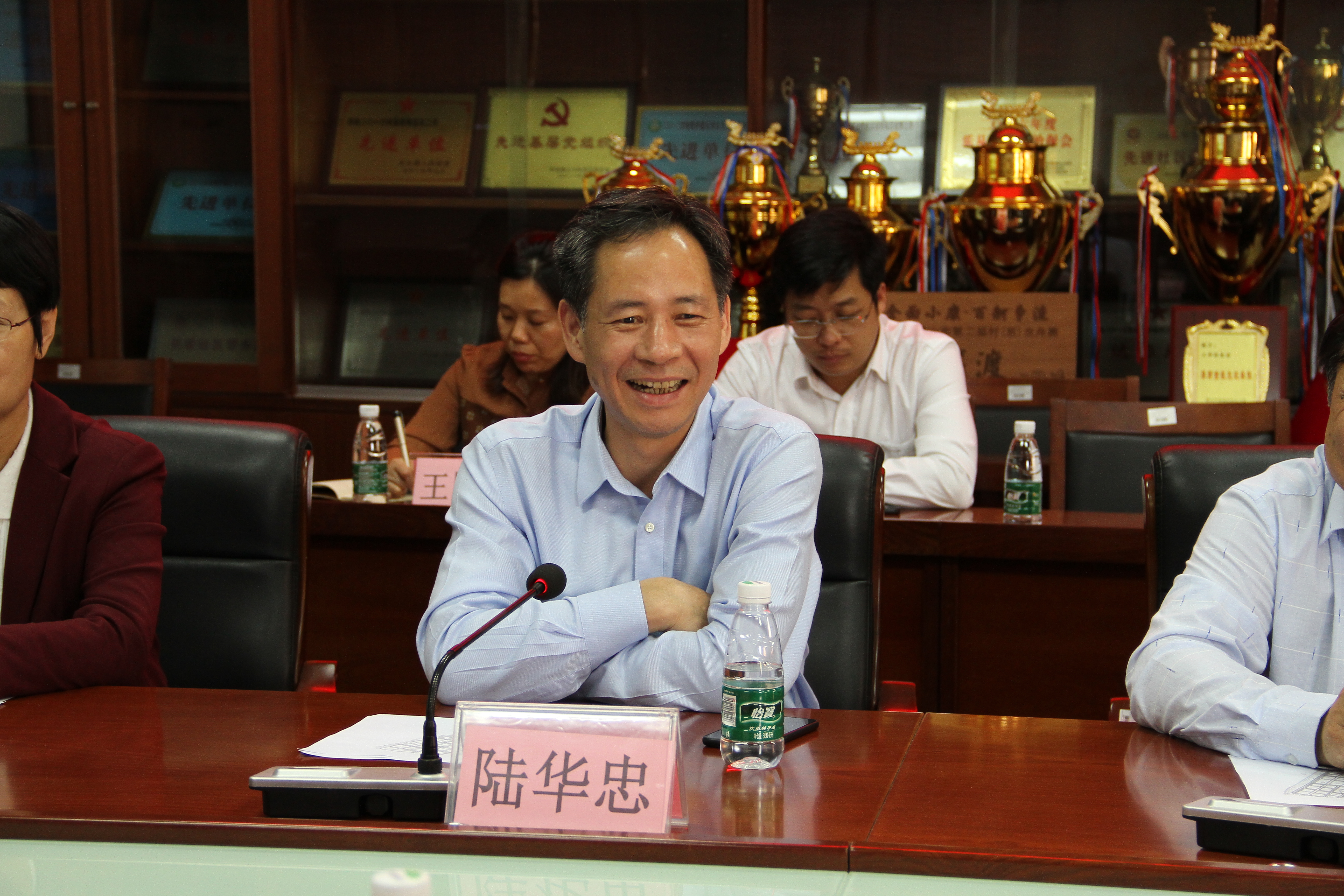 图片说明