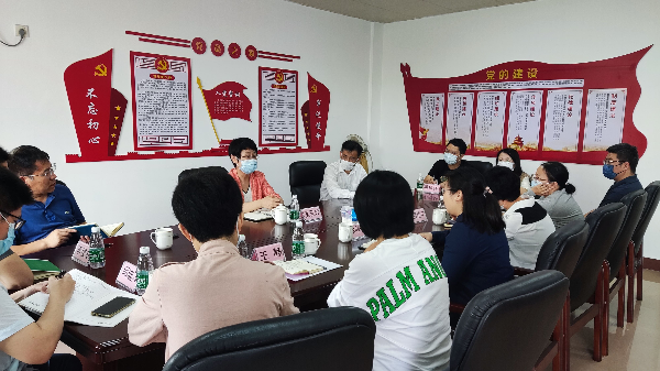 吴亚玲到果树所调研指导.jpg