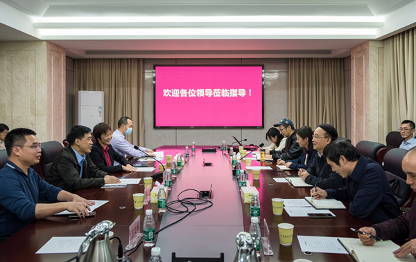 省农业农村厅农村合作经济指导处到植保所调研.jpg