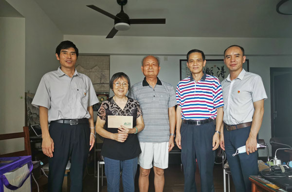 图片说明