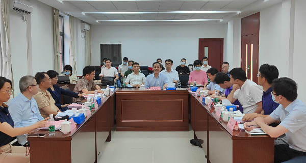省农科院院长陆华忠在交流会上发言.jpg