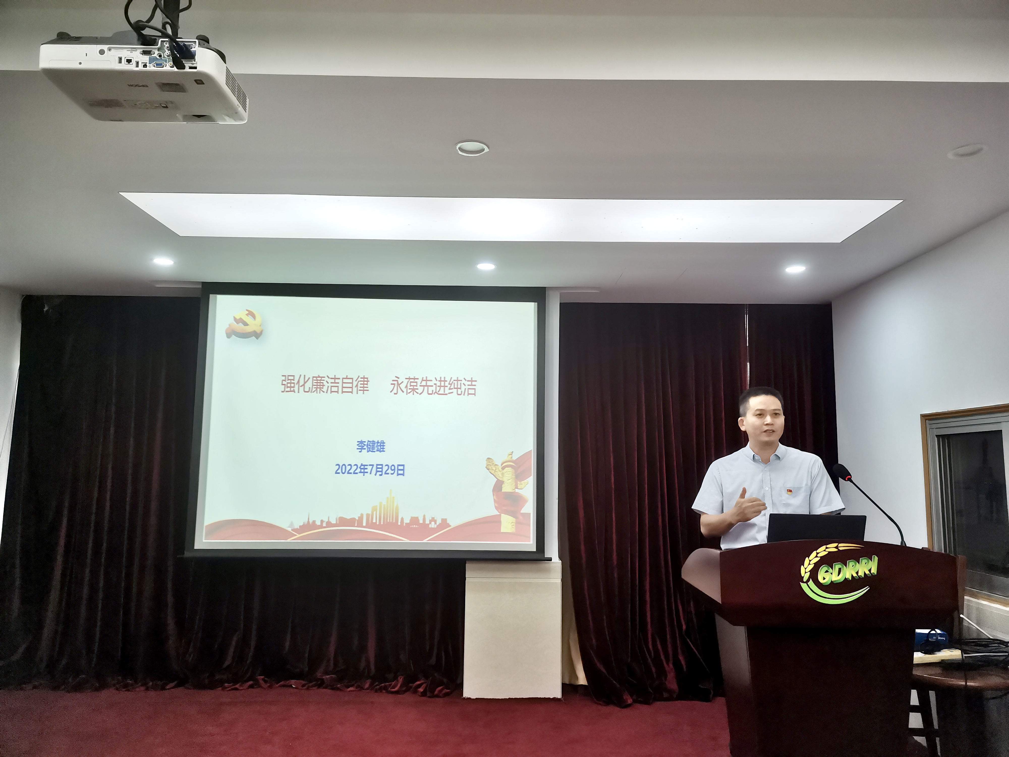 图片说明
