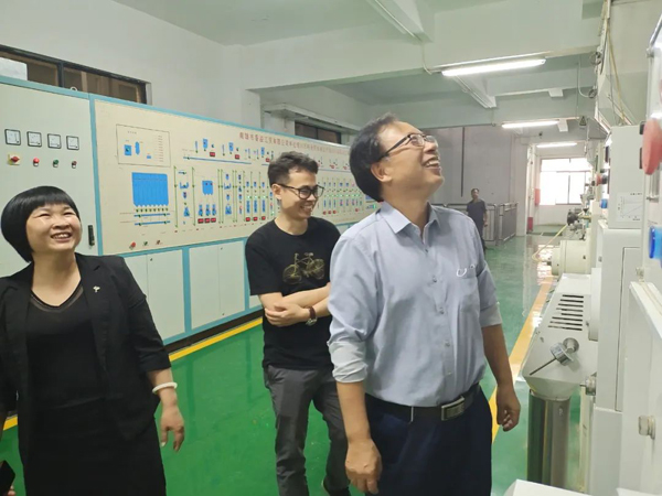 图片说明