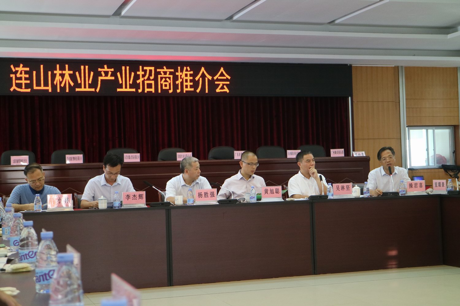 图片说明