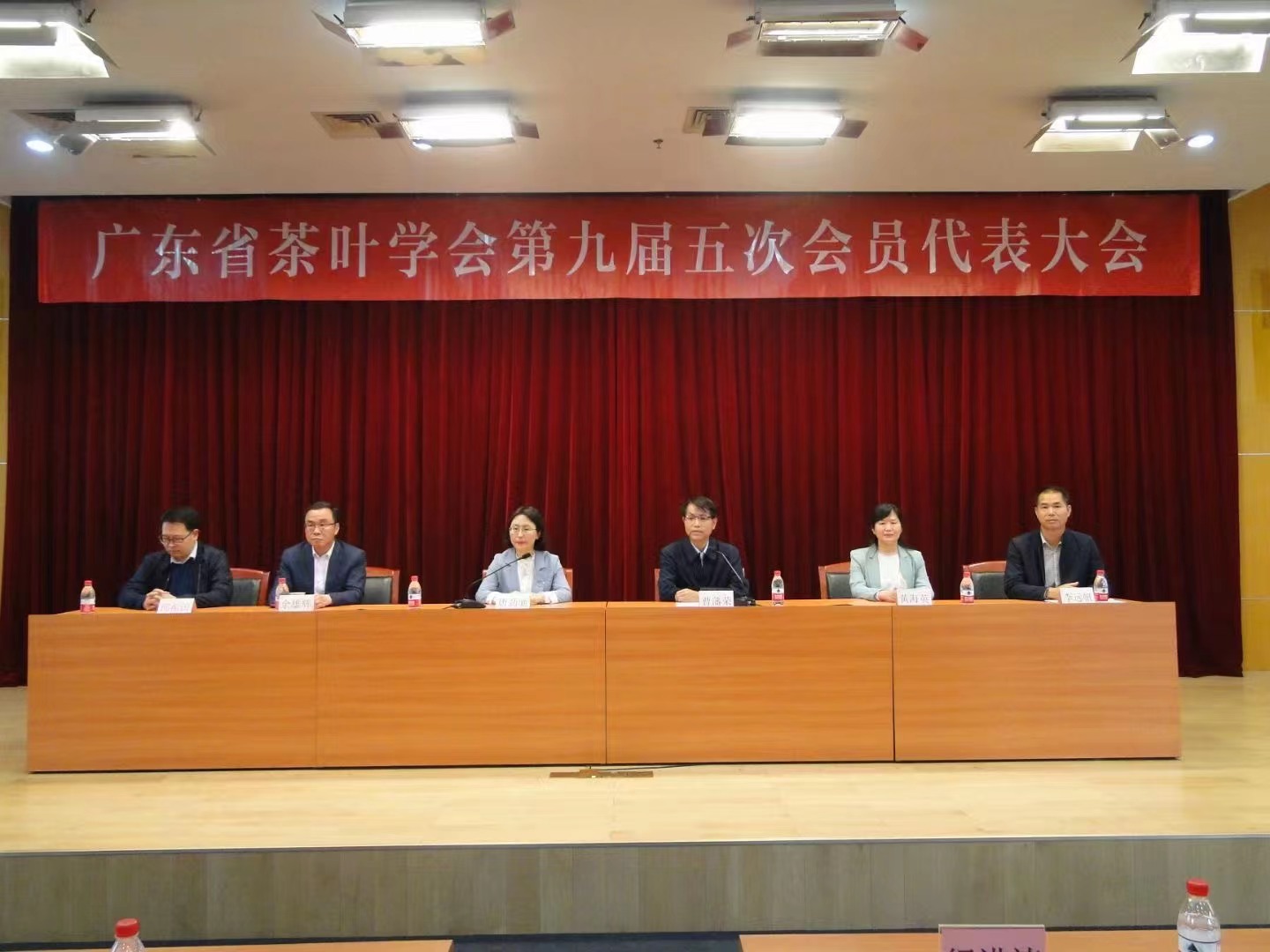 图片说明