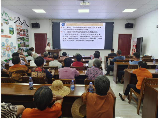 广东省农业科学院蔬菜研究所郭巨先研究员现场授课

