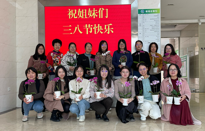 三八送礼品_副本.jpg
